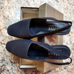 Liz Flex Navy Heels